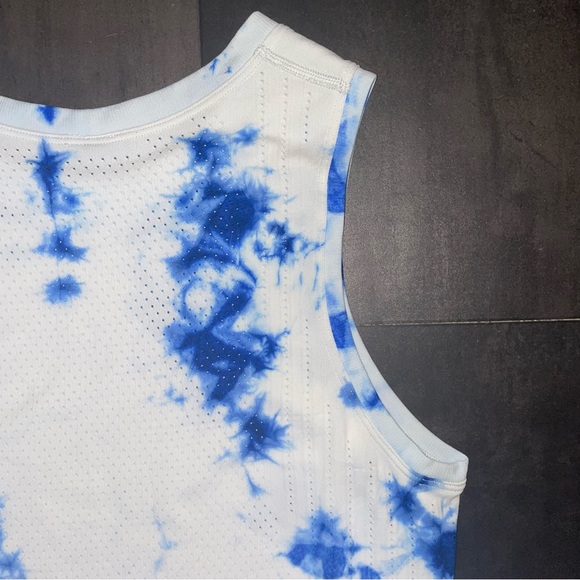 Lululemon Train to Be Tank Top Shibori Blue / White Tie Dye 2 - Picture 8 of 8